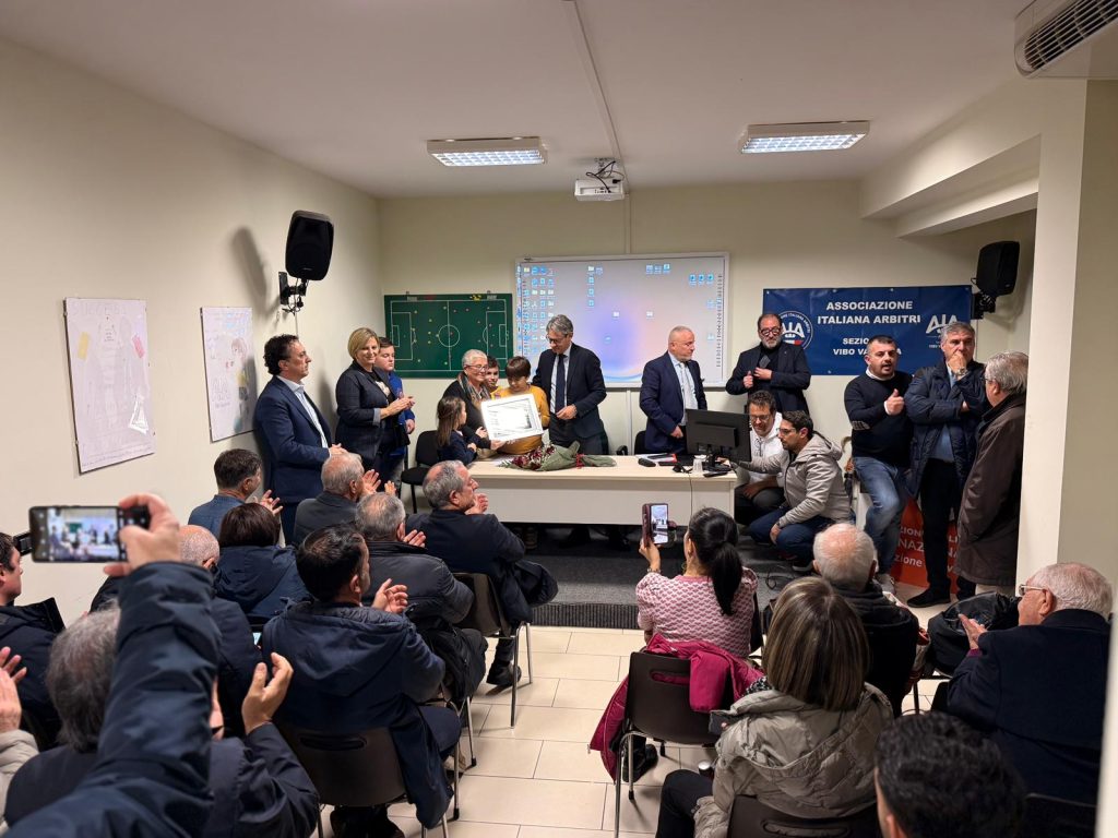 Una casa moderna: c'è la nuova sede provinciale Figc - Lnd Vibo. Porterà il nome di Angelo Ceravolo (FOTO) 2 Lega Calcio Vibo sei