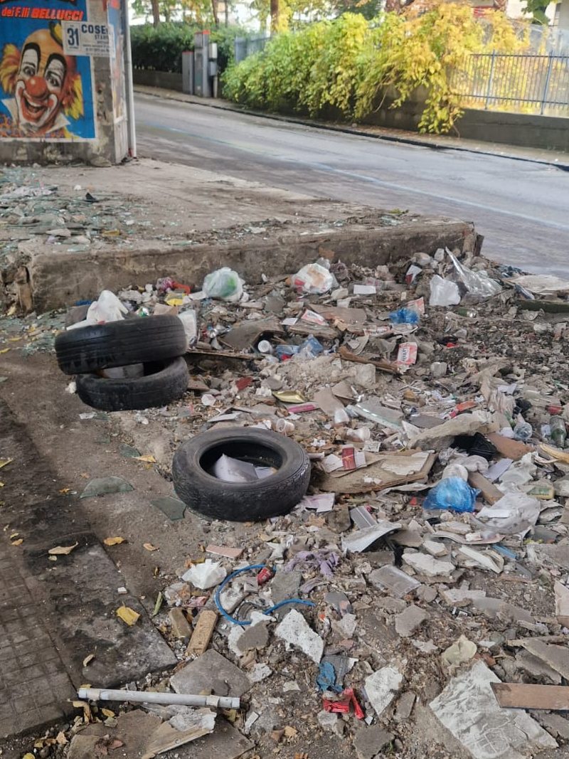 Rifiuti Sopraelevata3 edited